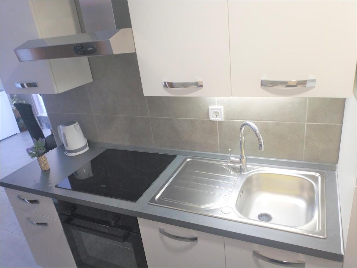 Apartments Rak Vis Bagian luar foto