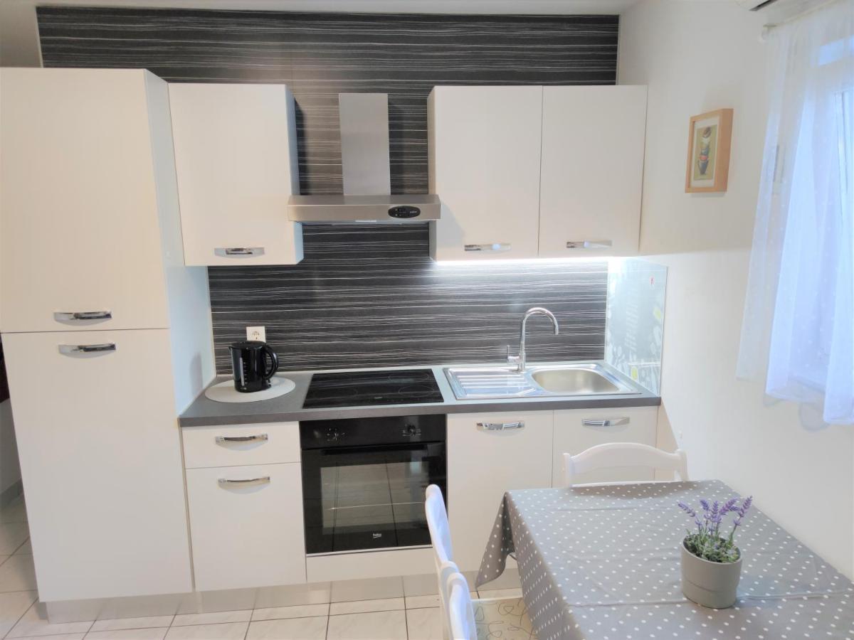 Apartments Rak Vis Bagian luar foto