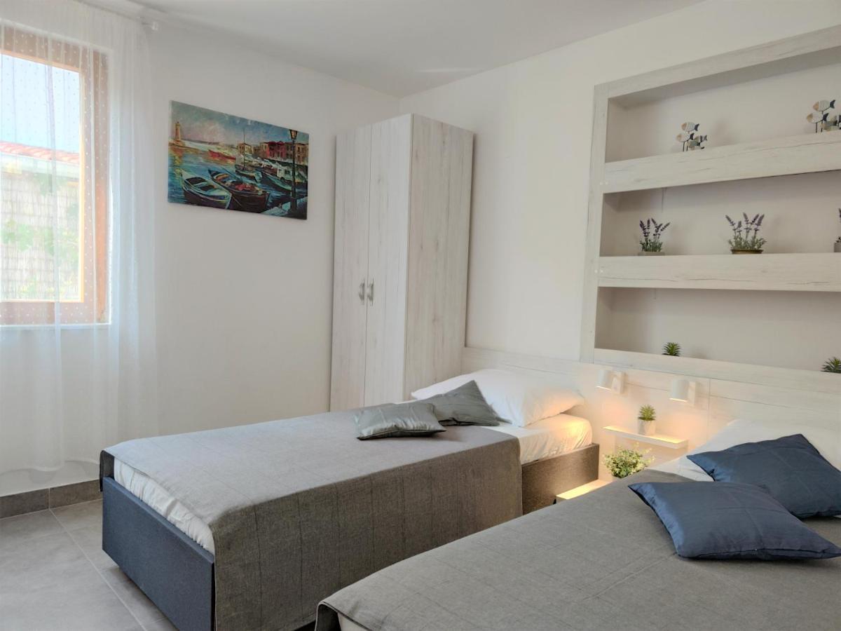 Apartments Rak Vis Bagian luar foto