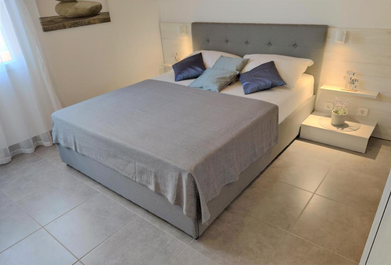 Apartments Rak Vis Bagian luar foto