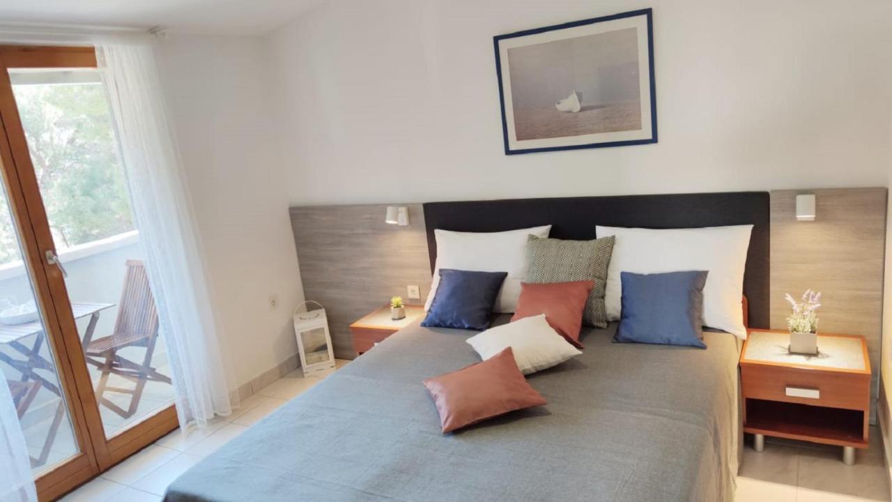 Apartments Rak Vis Bagian luar foto