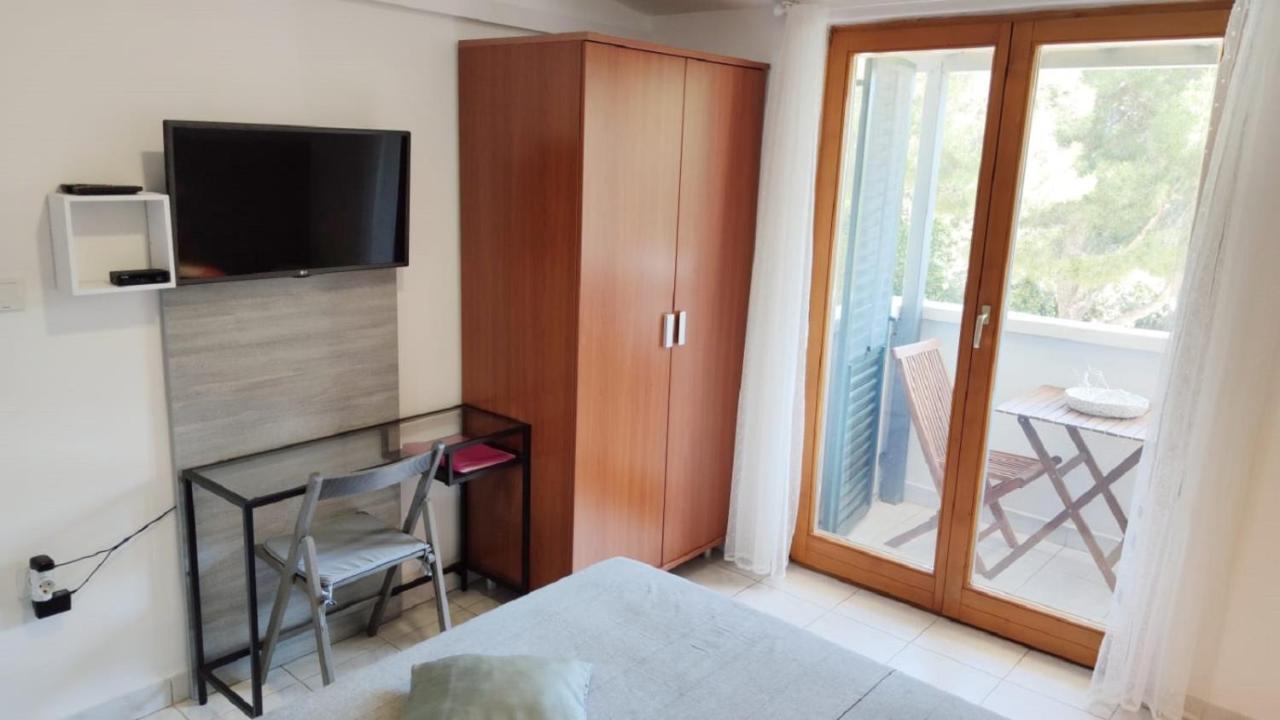 Apartments Rak Vis Bagian luar foto