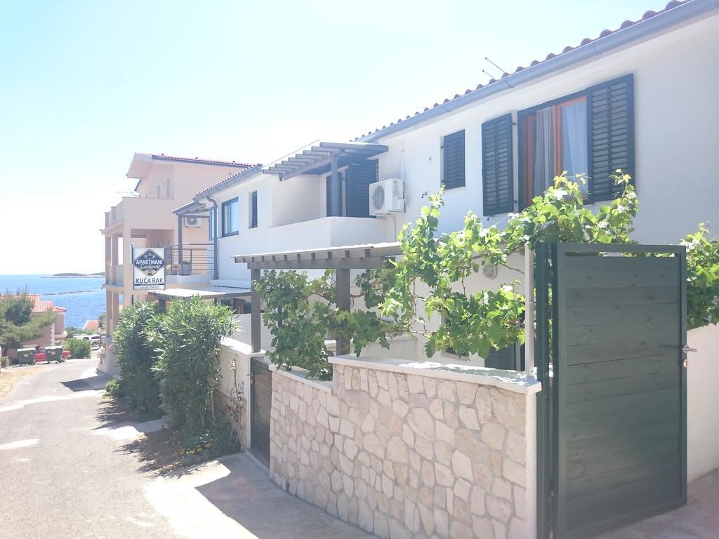 Apartments Rak Vis Bagian luar foto